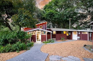 210 Valley View Dr, Petaluma, CA 94952