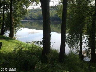 228 Mallard Way, Falling Waters, WV 25419