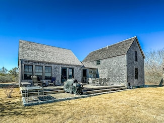 21 Coffins Field Rd, Edgartown, MA 02539