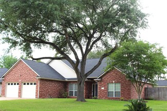 307 Tanglewood Dr, Brenham, TX 77833