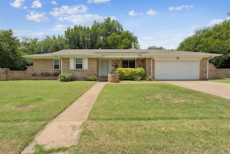 719 Lipan Dr, Granbury, TX 76048