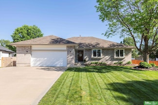 20756 Ginkgo Cir, Elkhorn, NE 68022