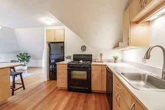 61 Crescent St Unit 6, Northampton, MA 01060