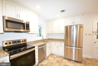 9 Pinebrook Ct, Silver Spring, MD 20905