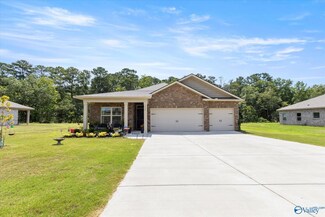 530 Wolf Trace Ln SW, Hartselle, AL 35640