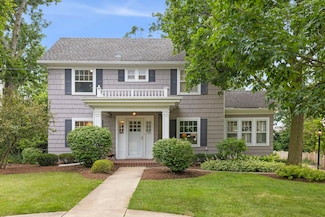 345 N Montclair Ave, Glen Ellyn, IL 60137