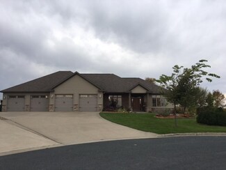 700 Judith Ct, Zumbrota, MN 55992