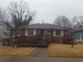 909 E Lorena Ave, Wood River, IL 62095