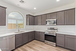 7325 S 48th Dr, Laveen, AZ 85339
