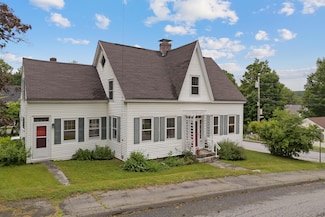 37 Central St, Hallowell, ME 04347