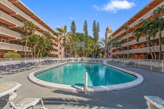 180 NE 12th Ave Unit 12E, Hallandale Beach, FL 33009