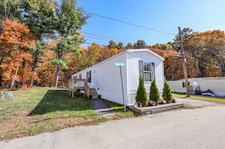 37 Mobile Dr, Hudson, NH 03051