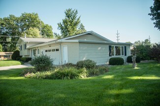 8945 Maplewood Dr, Berrien Springs, MI 49103
