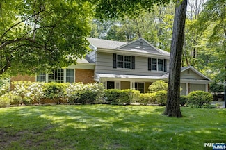 211 Lorraine Dr, Berkeley Heights, NJ 07922