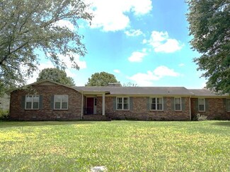 108 Picard Dr, Tullahoma, TN 37388