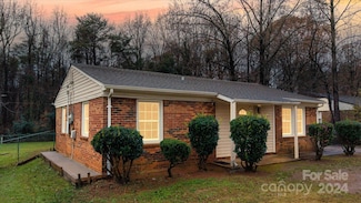 733 Milan Rd E, Charlotte, NC 28216
