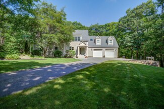 2 Rokonomo Way, Cape Neddick, ME 03902