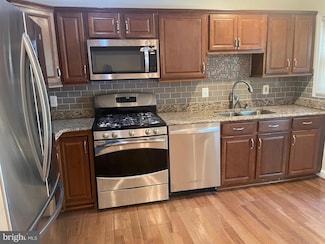 5102 Glassmanor Dr Unit 2., Oxon Hill, MD 20745