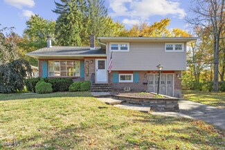 21 Nicholas Dr, Albany, NY 12205