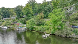 25 Brookbridge Dr, Sandy Hook, CT 06482