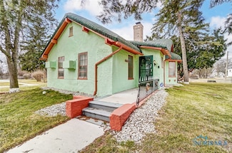 7149 Wales Rd, Northwood, OH 43619
