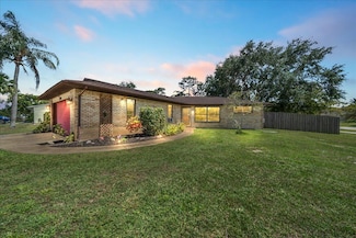 298 SW Airview Ave, Port Saint Lucie, FL 34984