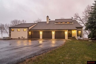 22861 Kopps Ln, Madison Lake, MN 56063