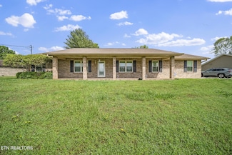 339 Woods View Cir, Kodak, TN 37764