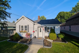 115 Mckee St, Manistee, MI 49660