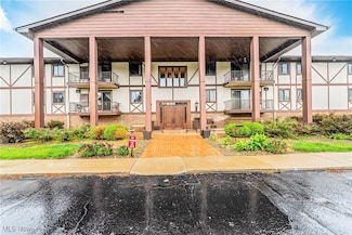 4849 Grace Rd Unit 127, North Olmsted, OH 44070
