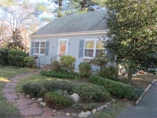 64 Allen St, Marion, MA 02738