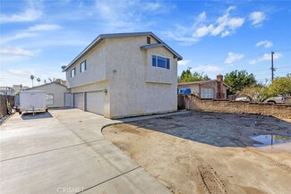22040 Wyandotte St, Canoga Park, CA 91303