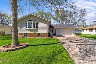 640 16th St SE, Owatonna, MN 55060