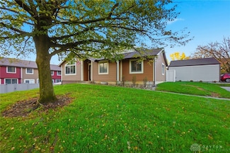 6042 Cinnamon Tree Ct, Englewood, OH 45322