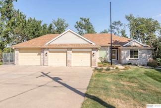 10415 N 48th St, Omaha, NE 68152