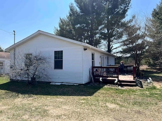 8710 E Townline Lake Rd, Harrison, MI 48625