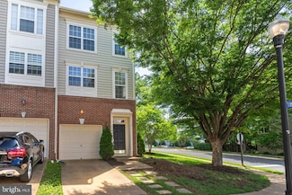 11441 Log Ridge Dr, Fairfax, VA 22030