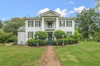 418 Oak St, Somerville, TN 38068
