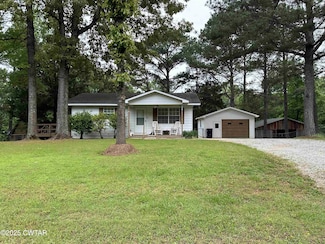 220 Anglin St, Scotts Hill, TN 38374