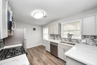 3111 Tanglebriar Dr, Pasadena, TX 77503