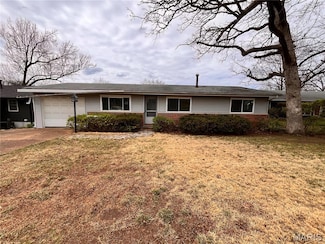 745 Montego Dr, Saint Louis, MO 63126