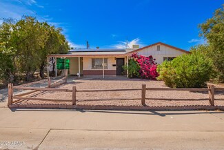 1017 E Seldon Ln, Phoenix, AZ 85020