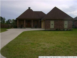 20062 Julie Rowe Dr, Livingston, LA 70754
