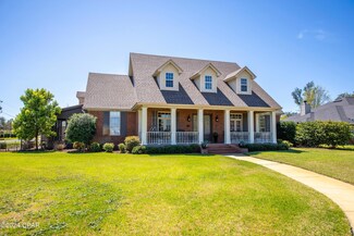 718 E Pierson Dr, Lynn Haven, FL 32444