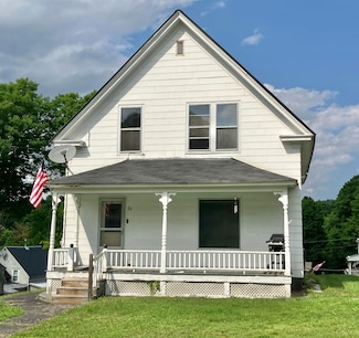 26 Spring St, Hardwick, VT 05843