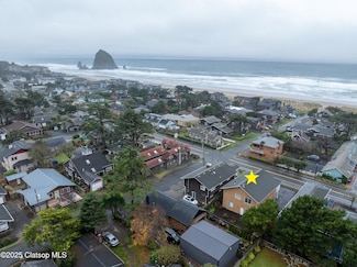 663 S Hemlock St, Cannon Beach, OR 97110