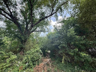 7 Circle r St, Orange, TX 77630