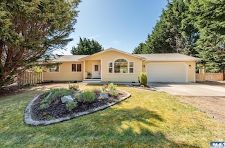 80 Garden Ln, Sequim, WA 98382