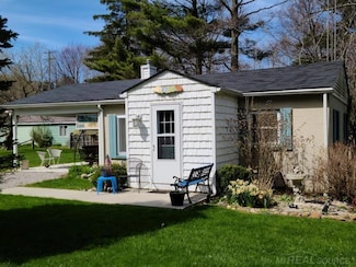 7255 Cottage Ln, Lexington, MI 48450