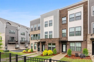 3748 Ellington St, Charlotte, NC 28211